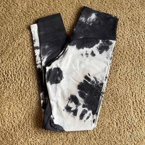 Balance Athletica size medium cloud leggings